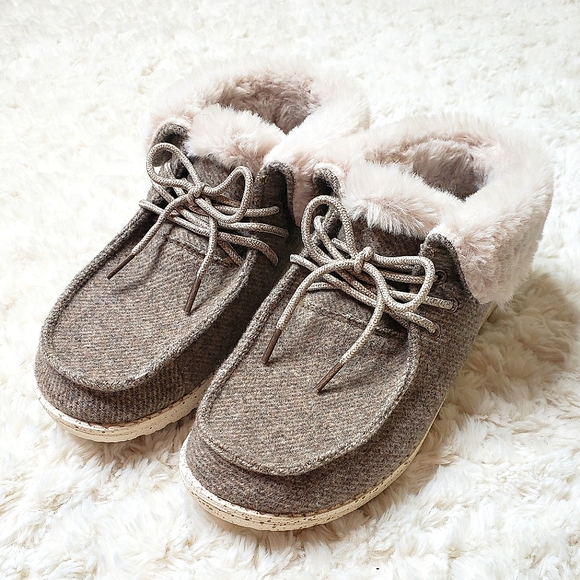 (With Box) Hey Dude Faux Fur Lace Up Booties In Color - Nut